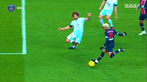 Neymar Jr's superb skills vs Bordeaux in Ligue 1